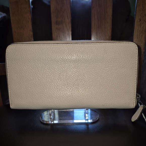 Coach Chalk Accordion Zip Wallet with Tea Rose Appliqué Wallet - Picture 3 of 6